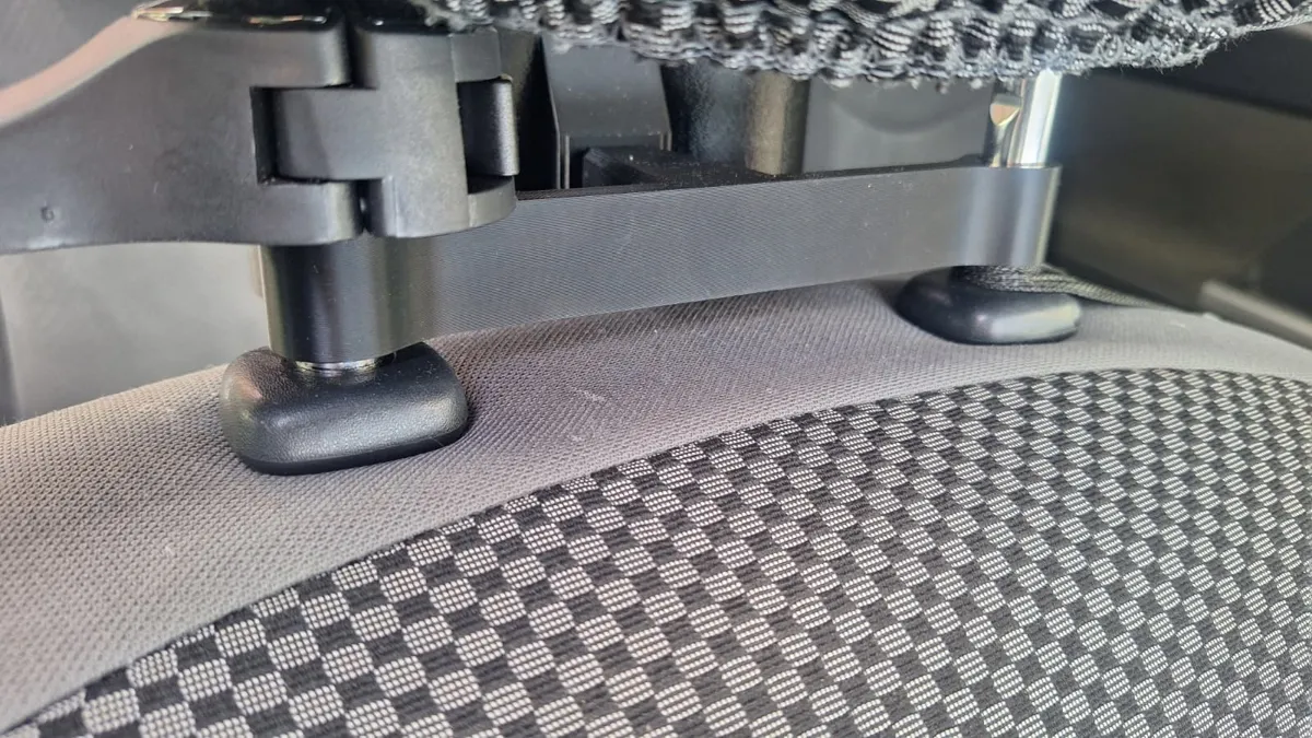 Universal YouClip Headrest Mount for Toyota Prius, photo 2 of 4 - Universal YouClip Headrest Mount for Toyota Prius Tools