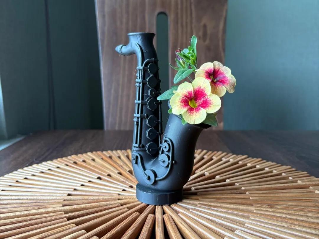 Miniature saxophone vase