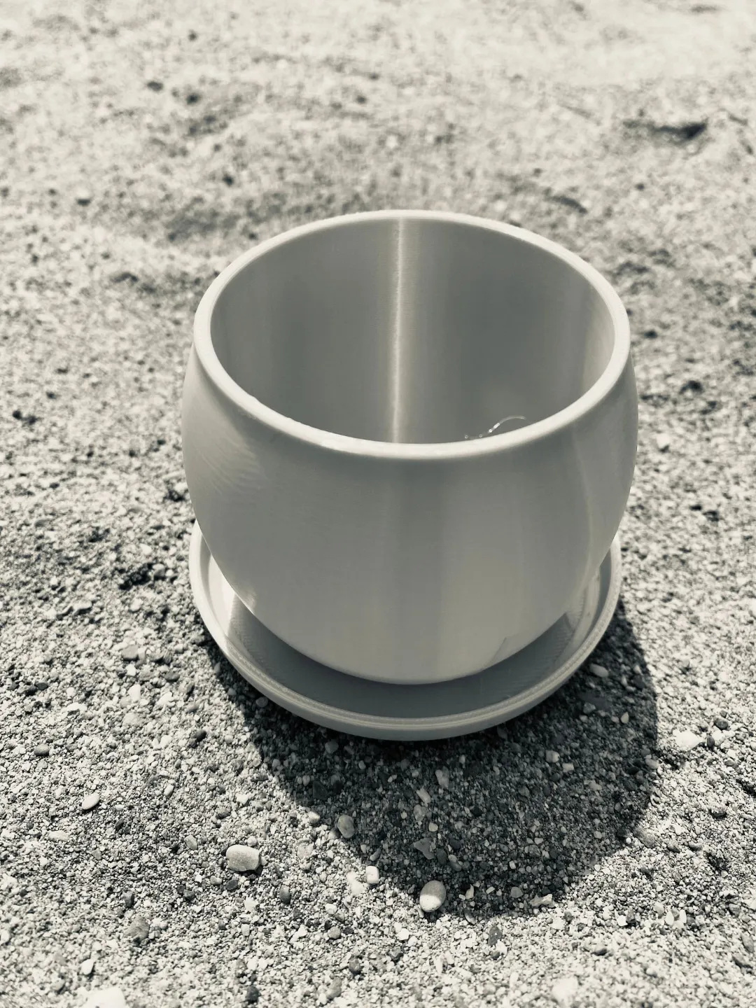 Round Self-Watering Plant Pot, Planter, photo 2 of 2 - Self-watering Planters, selfwater
