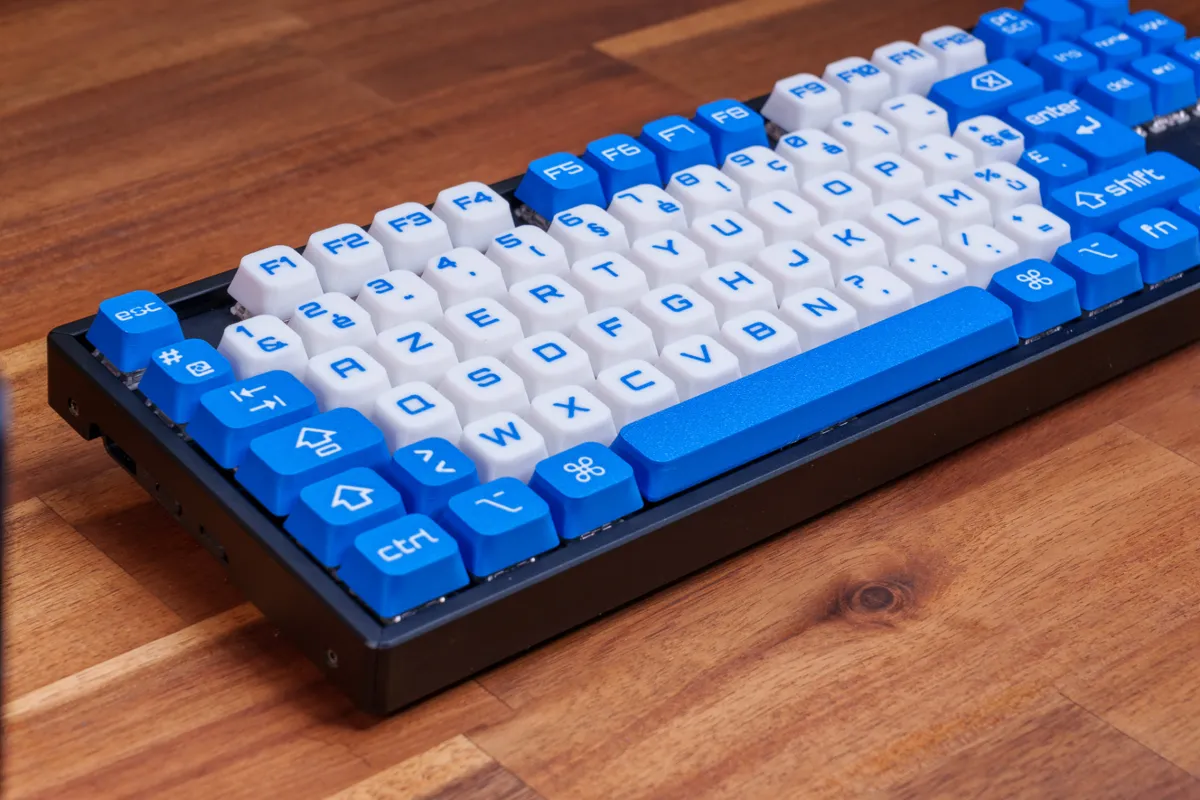 Full Keycaps Set N°2-ISO-FR-UK-ES-NORDIC / ANSI-US, photo 3 of 4 - Full Keycaps Set N°2-ISO-FR-UK-ES-NORDIC / ANSI-US Mobile & Device Accessories