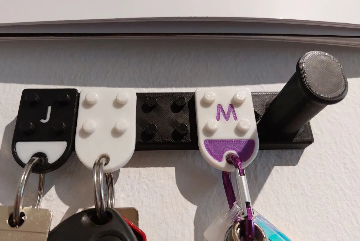 BRICK KEY HOLDER BOARD WITH KEY HOLDERS, photo 3 of 4 - BRICK KEY HOLDER BOARD WITH KEY HOLDERS Storage & Organisation