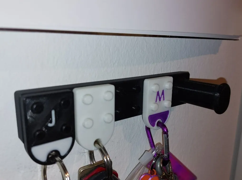 BRICK KEY HOLDER BOARD WITH KEY HOLDERS, photo 4 of 4 - BRICK KEY HOLDER BOARD WITH KEY HOLDERS Storage & Organisation