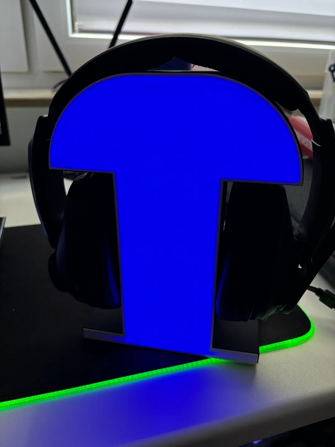 Headphone stand with replaceable Front and Light, photo 2 of 4 - Headphone stand with replaceable Front and Light Art