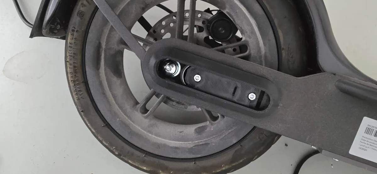 SmartTag2 Holder for Xiaomi E-Scooter, photo 3 of 3 - SmartTag2 Holder for Xiaomi E-Scooter Sports & Fitness