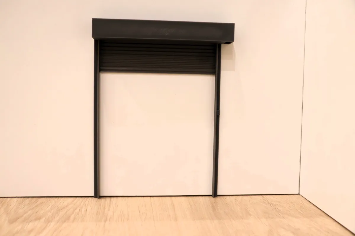 Garage door 1/18 - OPEN door version!, photo 2 of 3 - Garage door 1/18 - OPEN door version! Miniatures