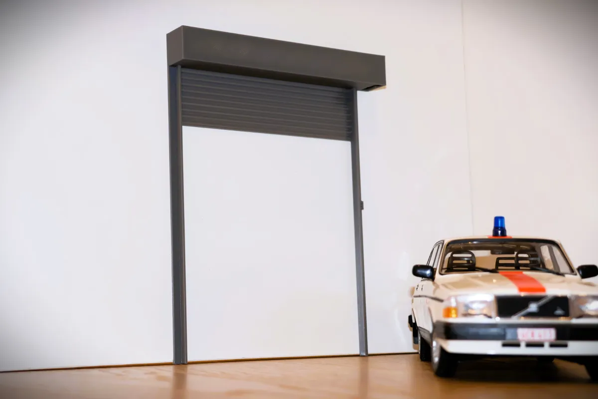 Garage door 1/18 - OPEN door version!, photo 3 of 3 - Garage door 1/18 - OPEN door version! Miniatures