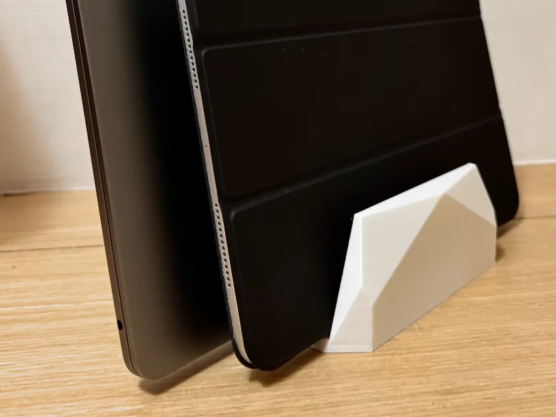 Vertical laptop stand duo