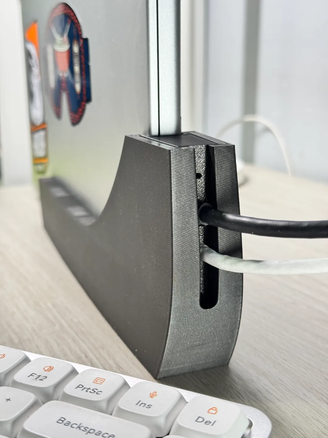 Macbook Pro 14in Docking Station Stand, photo 3 of 4 - Macbook Pro 14in Docking Station Stand Mobile & Device Accessories