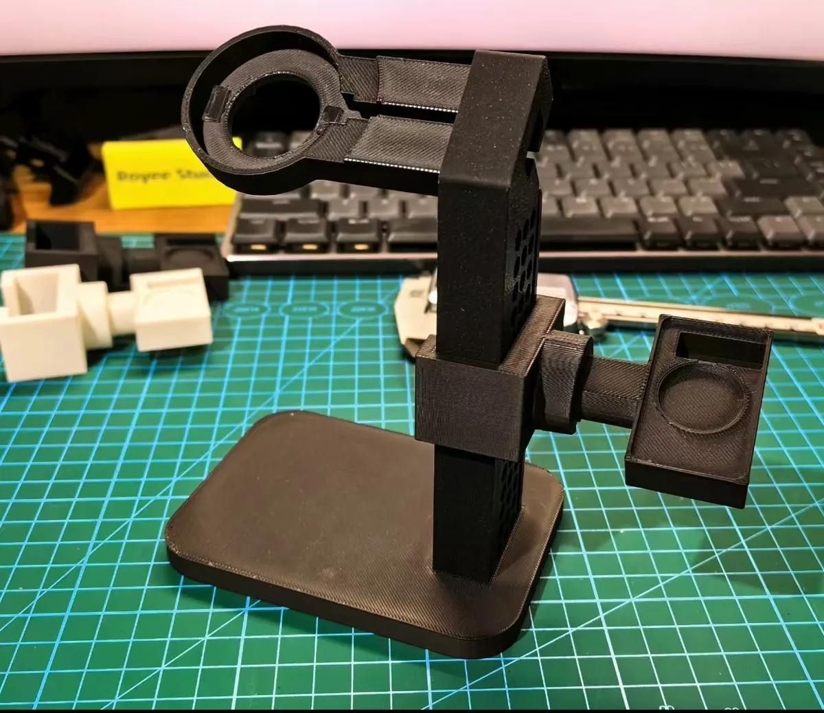 huawei watch / GT and fit2 2in1 stand support, photo 2 of 2 - huawei watch / GT and fit2 2in1 stand support Mobile & Device Accessories