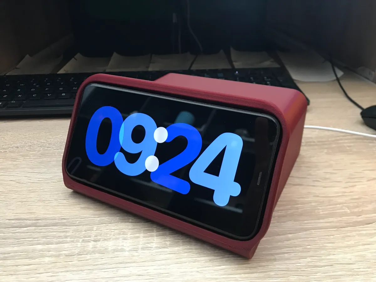 iPhone 11 Pro Max Standby Mode Dock, Short, photo 3 of 4 - iPhone 11 Pro Max Standby Mode Dock, Short Mobile & Device Accessories