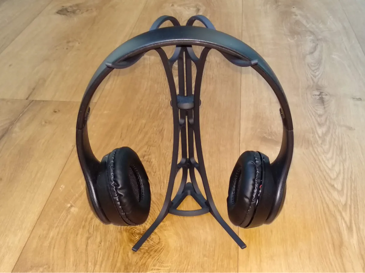 Minimalist Headphones Stand - Minimal Headphone Stands, in stock in India