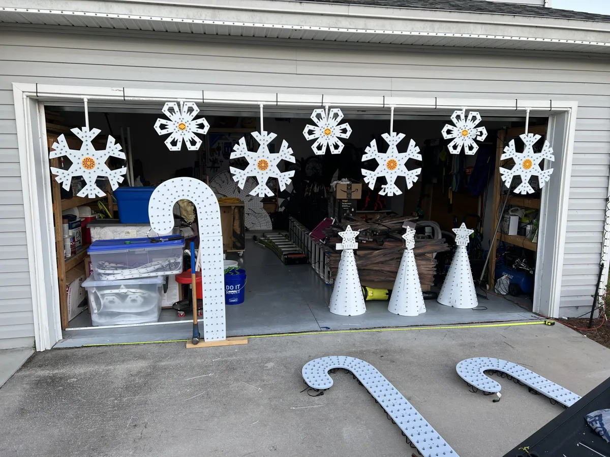 1/2" PVC Garage Hanger Clips, photo 2 of 4 - 1/2" PVC Garage Hanger Clips Household