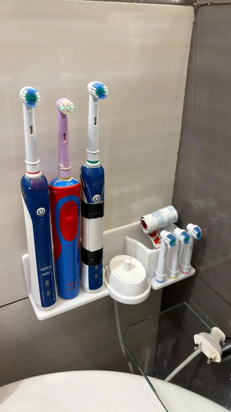 Oral-B Rechargeable Toothbrush Holder x3, photo 3 of 3 - Oral-B Rechargeable Toothbrush Holder x3 Household
