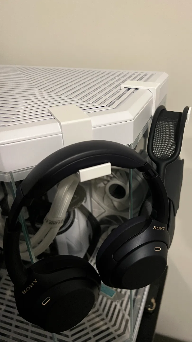 Hyte Y70 Headphone Holder, photo 3 of 4 - Hyte Y70 Headphone Holder Household