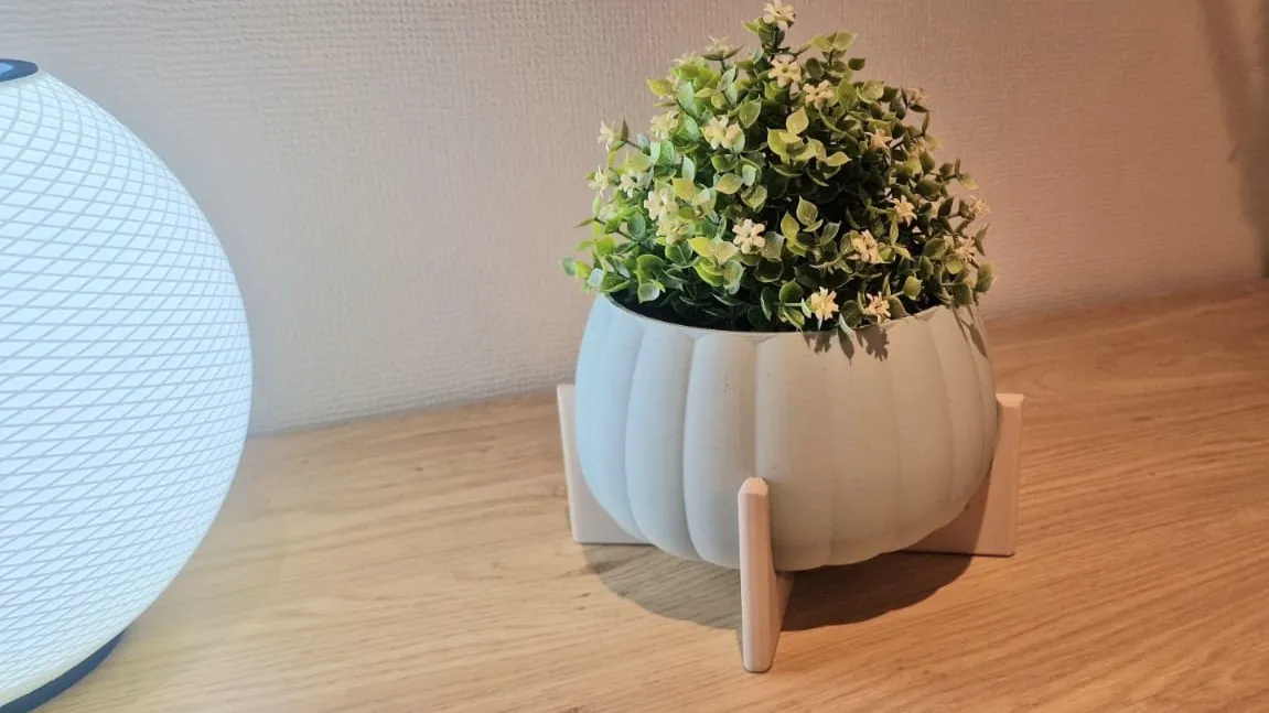 Modern Minimalist planter Pot with Stand, photo 4 of 4 - Modern Minimalist planter Pot with Stand Garden & Outdoor