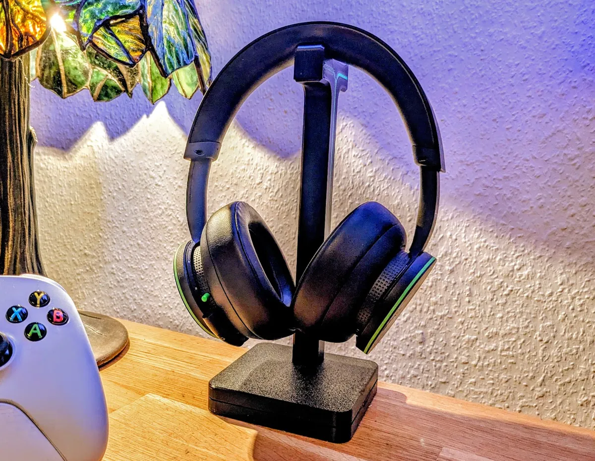 Minimalistic headphone stand (added weight) - Office, in stock in India