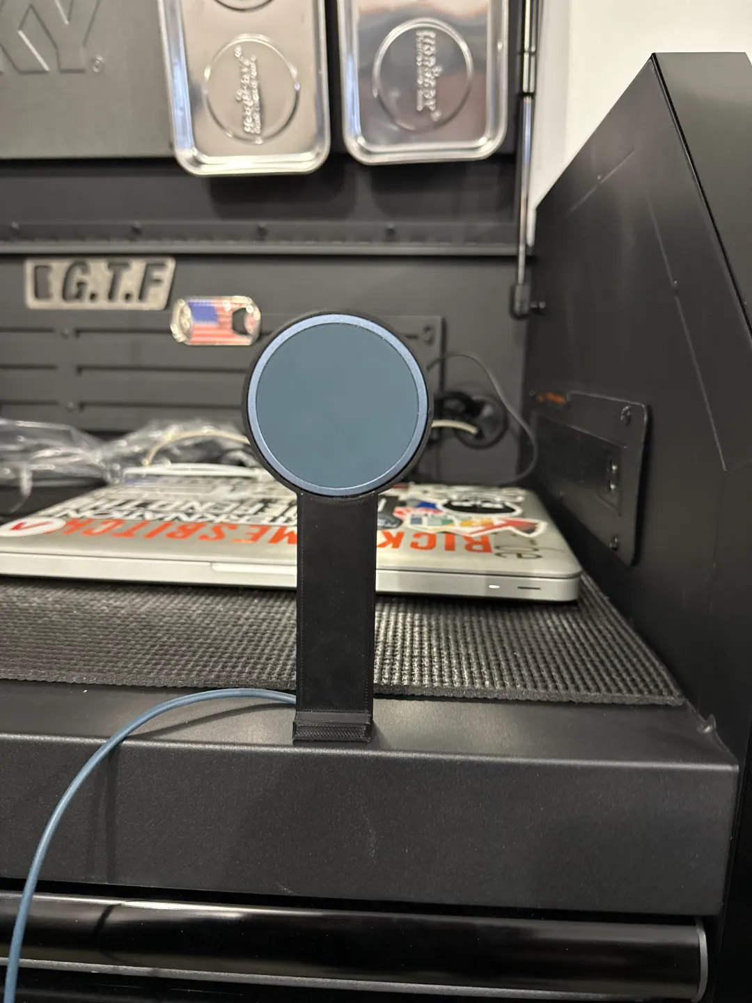 Magnetic Magsafe Mount, photo 2 of 4 - Magnetic Magsafe Mount Hobby & DIY