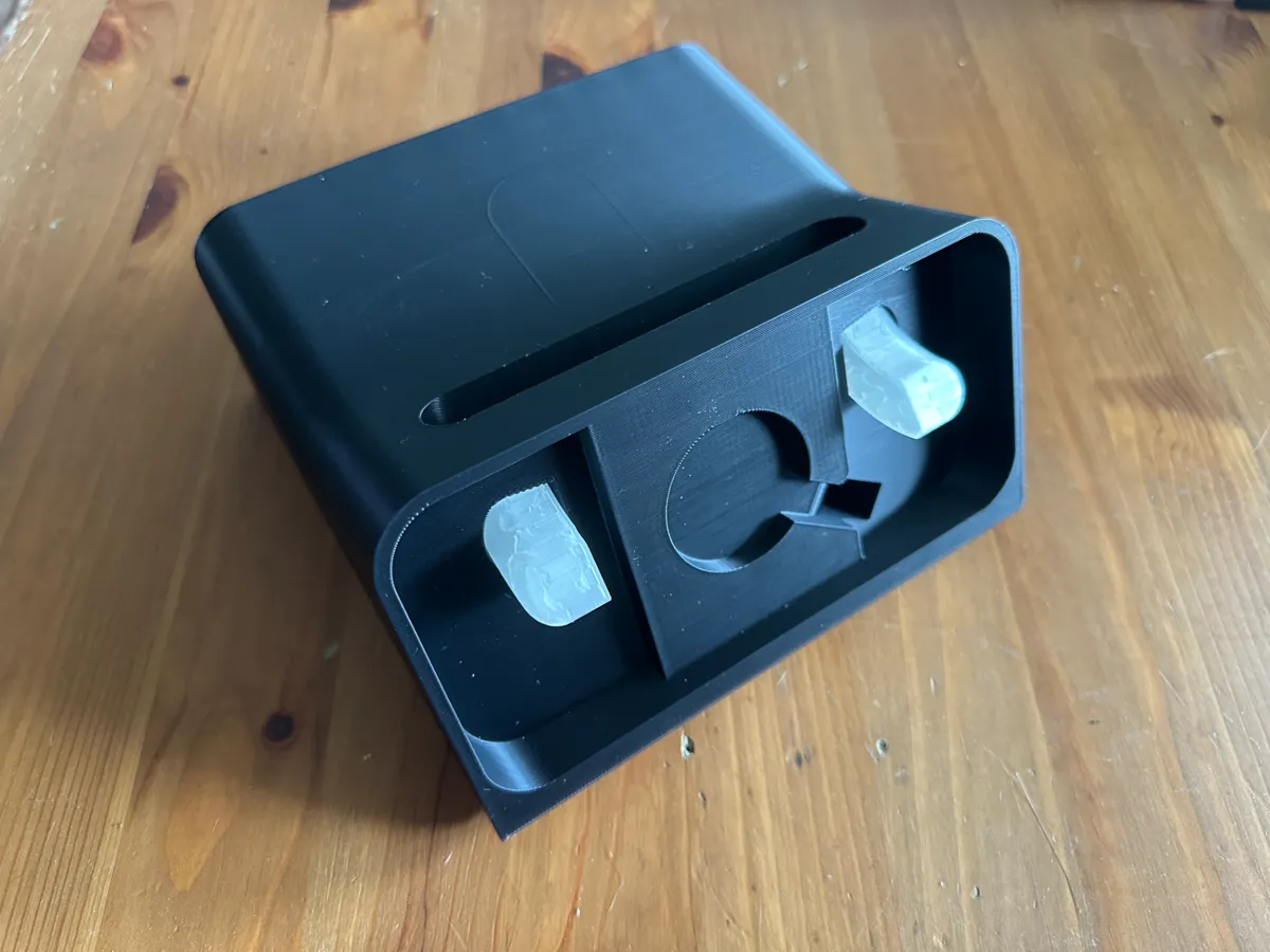 iPhone standby dock 14 Pro Max - Office, in stock in India