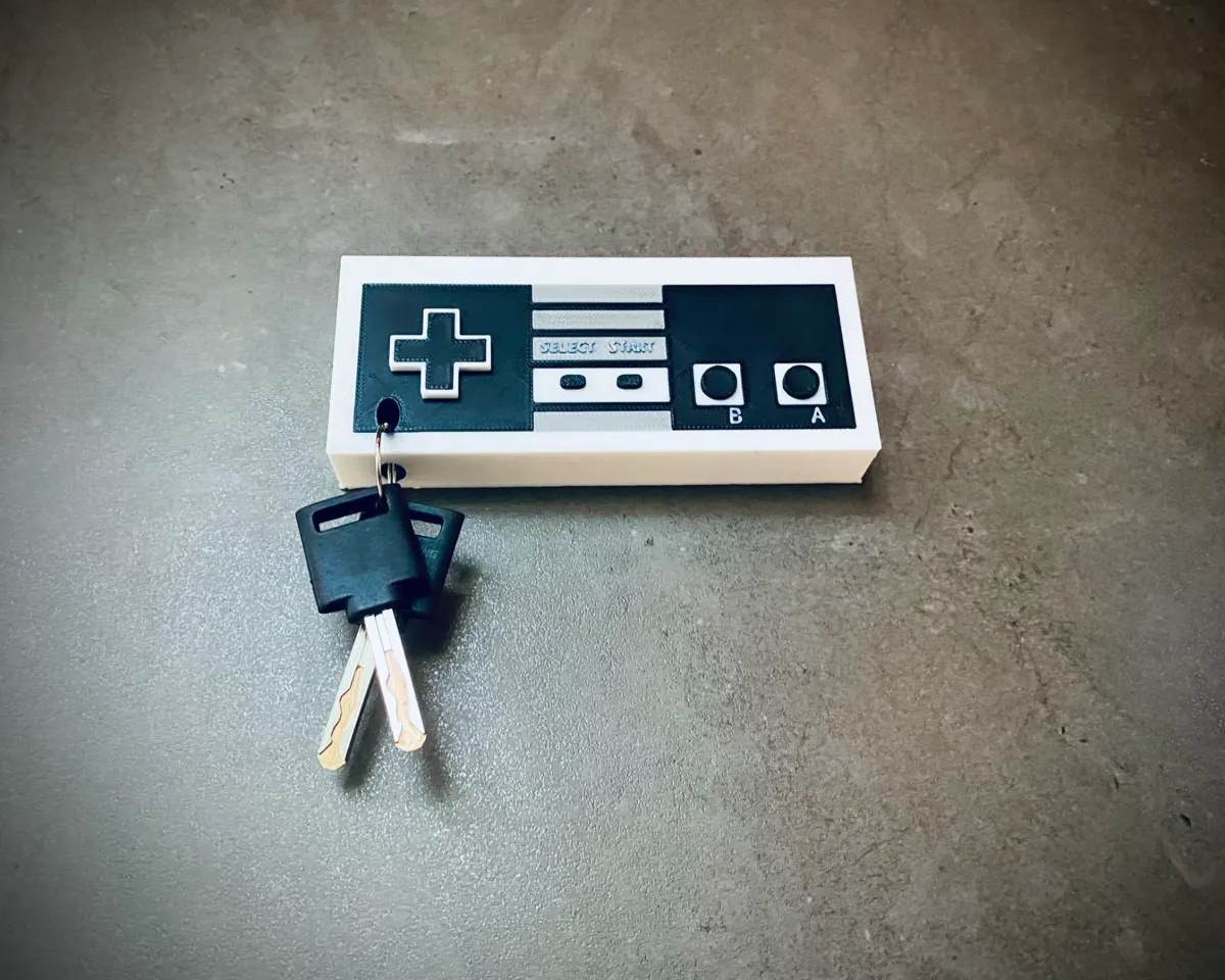 Nintendo key holder, photo 2 of 4 - Nintendo key holder Miniatures
