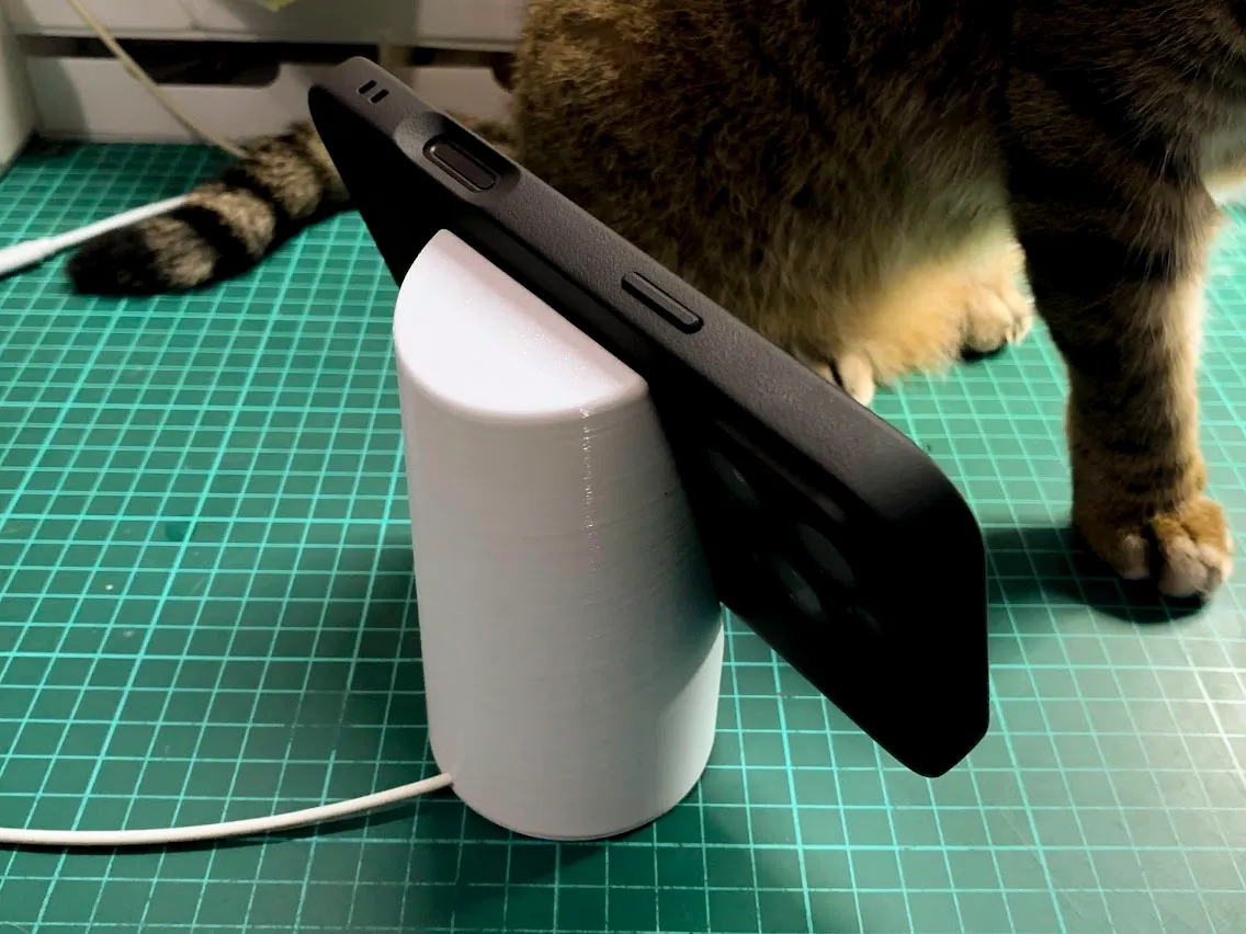 MagSafe手機架, photo 3 of 4 - MagSafe手機架 Mobile & Device Accessories