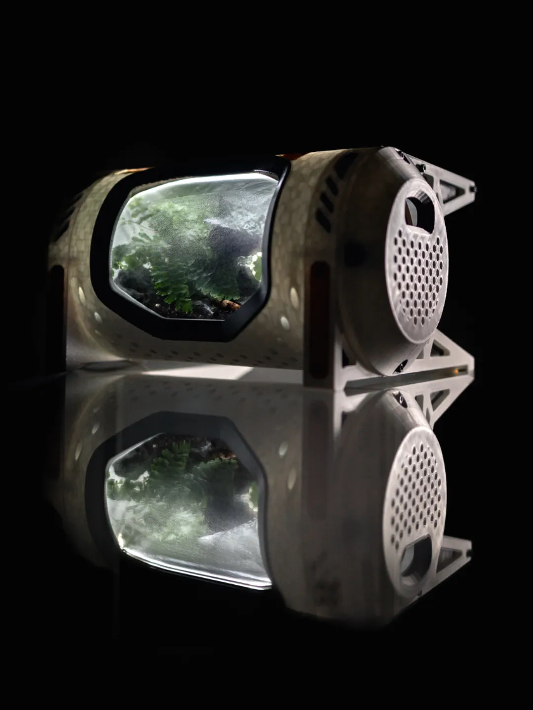 Spaceship Terrarium Monitor Riser, photo 4 of 4 - Spaceship Terrarium Monitor Riser Pets