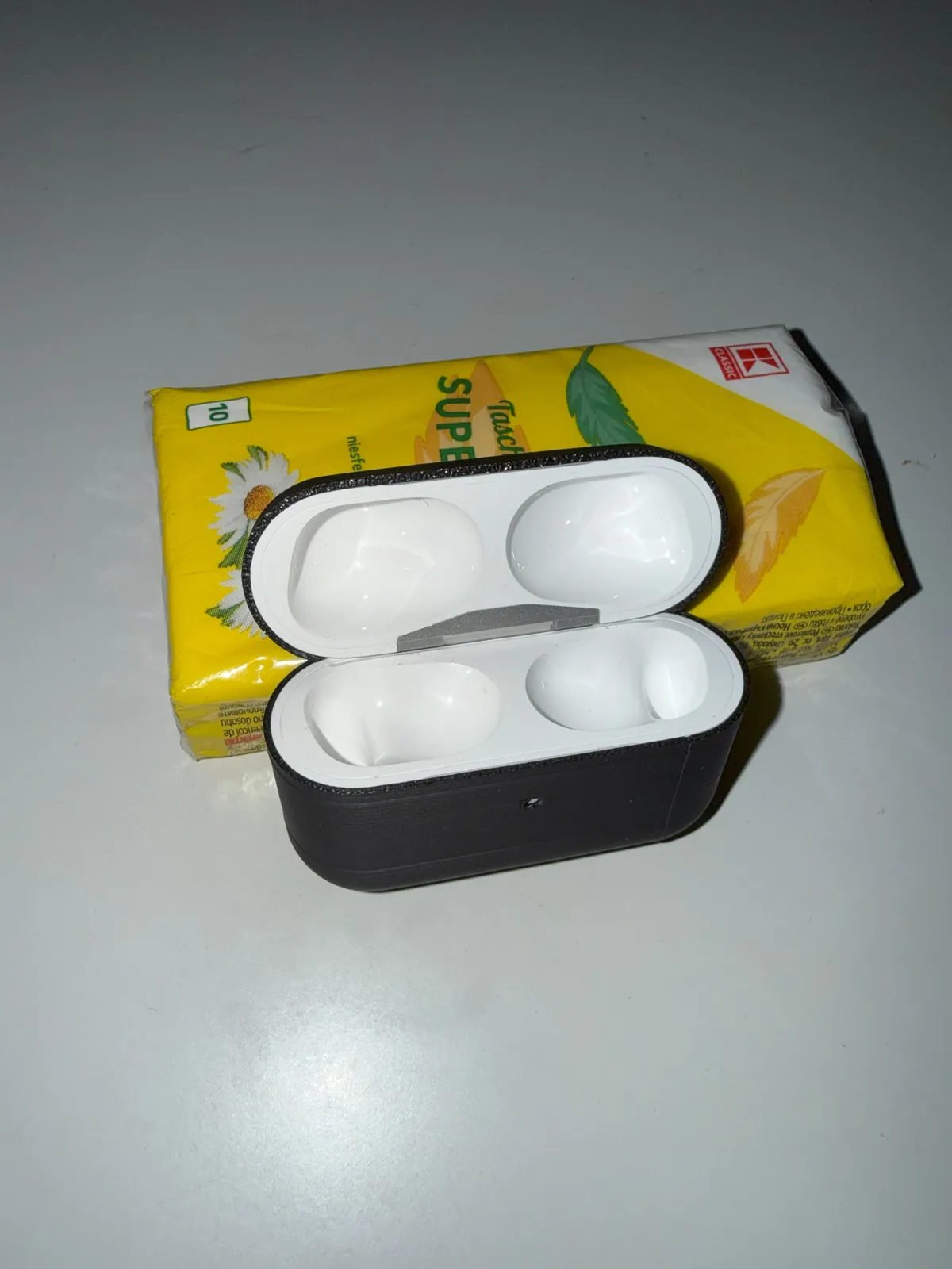 AirPods Pro 2 Case (super slim), photo 3 of 4 - AirPods Pro 2 Case (super slim) Mobile & Device Accessories