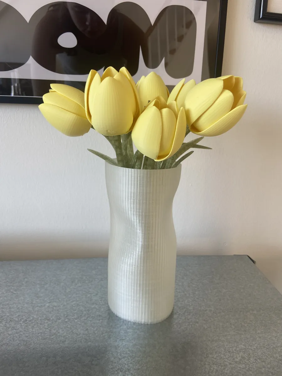 Flow Ribbed Vase, Organic Deform Vase, photo 2 of 4 - Flow Ribbed Vase, Organic Deform Vase Home Decor Items