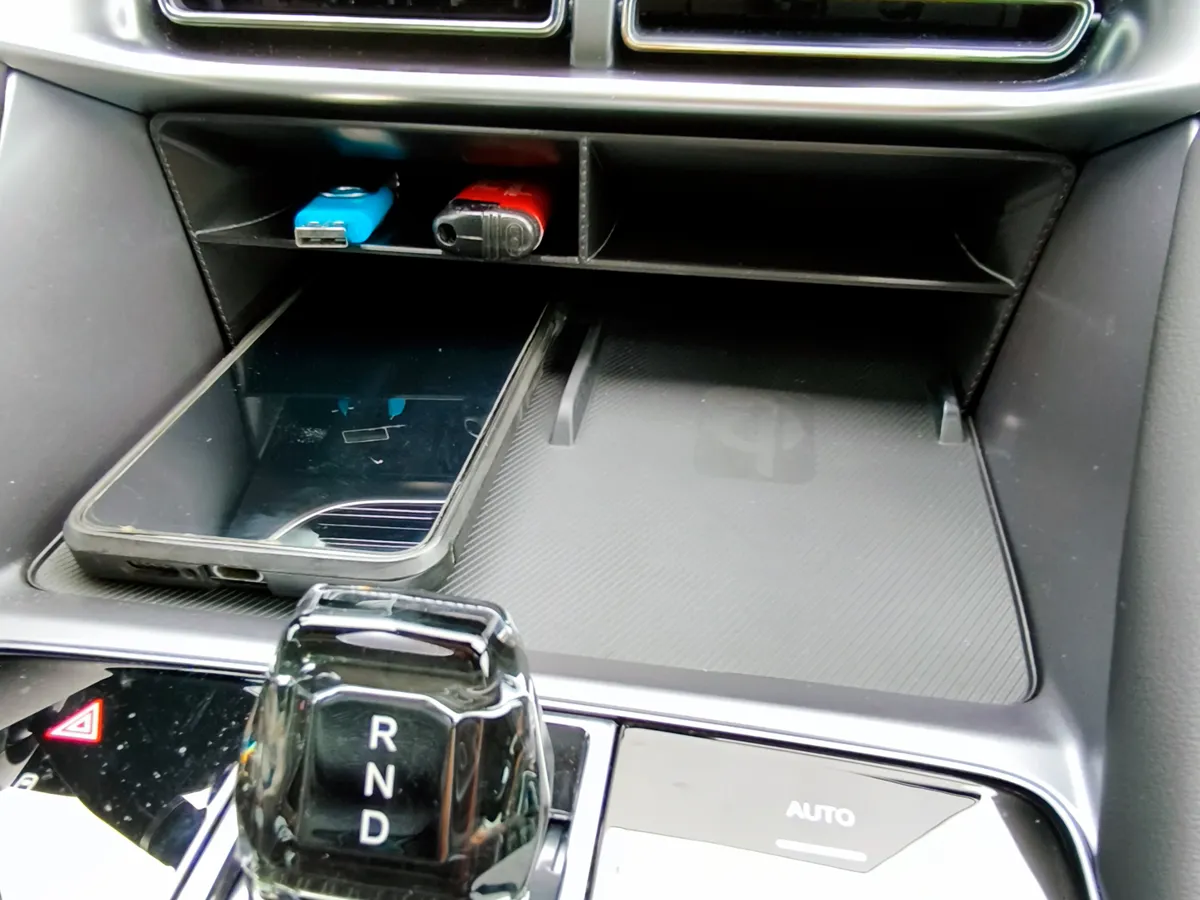 BYD Seal 6 UDM-i Dashboard Storage Shelf, photo 3 of 4 - BYD Seal 6 UDM-i Dashboard Storage Shelf Hobby & DIY
