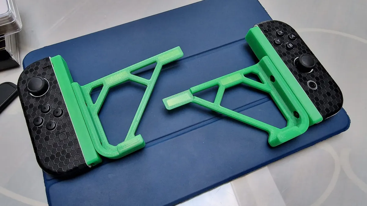 Magnetic Samsung Galaxy Fold 4 Split Joycon Mount, photo 2 of 4 - Magnetic Samsung Galaxy Fold 4 Split Joycon Mount Tools