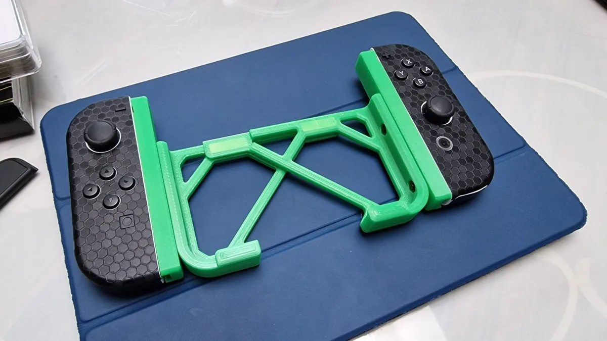 Magnetic Samsung Galaxy Fold 4 Split Joycon Mount, photo 3 of 4 - Magnetic Samsung Galaxy Fold 4 Split Joycon Mount Tools