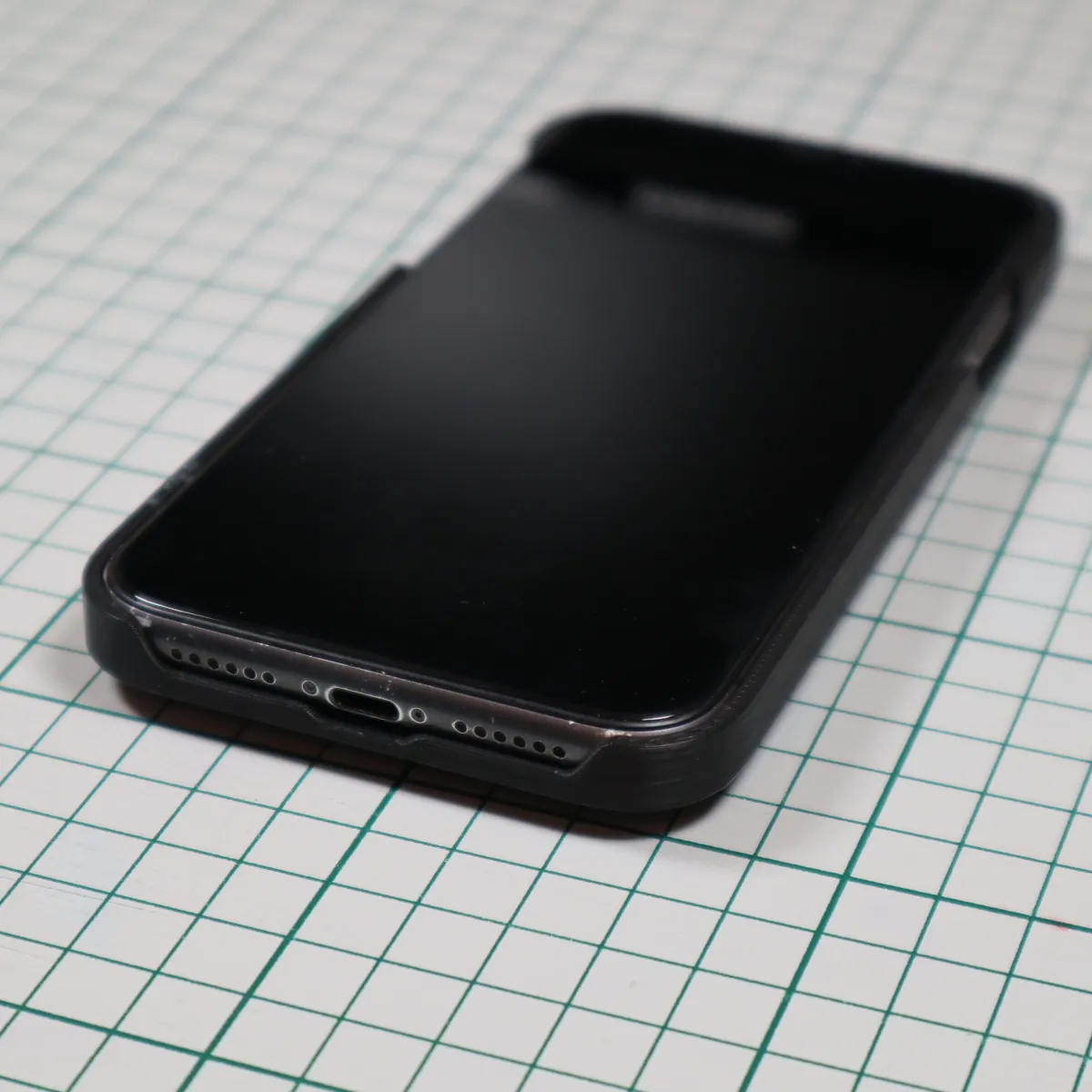 iPhone 11 Cover with Straight Edges, photo 2 of 4 - iPhone 11 Cover with Straight Edges Hobby & DIY