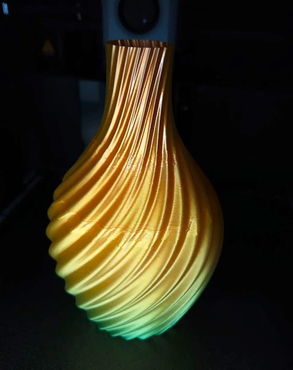 Modern Wavy Vase, photo 3 of 3 - Modern Wavy Vase Home Decor Items