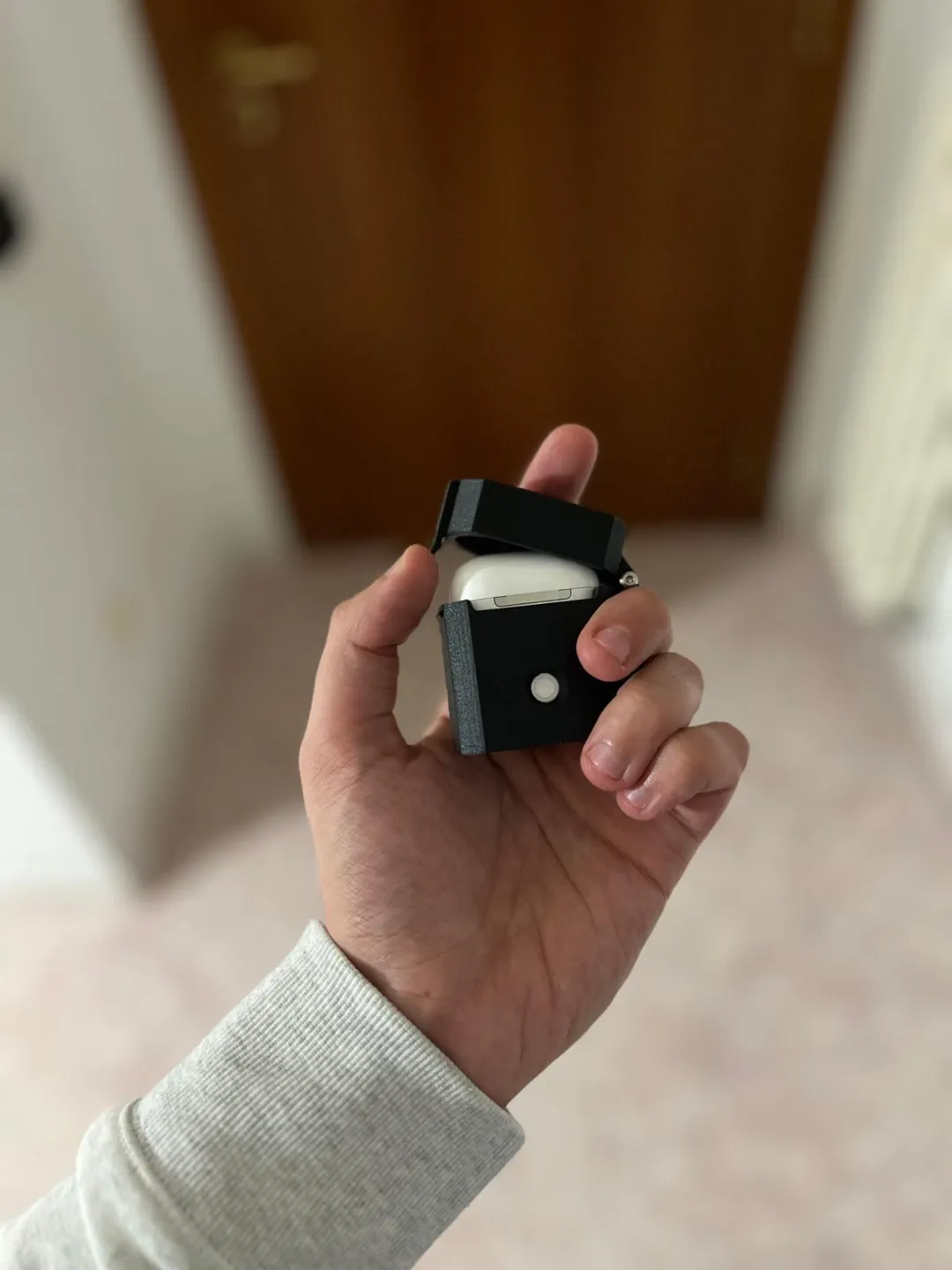 AirPods Travelcase (All models), photo 3 of 4 - AirPods Travelcase (All models) Mobile & Device Accessories