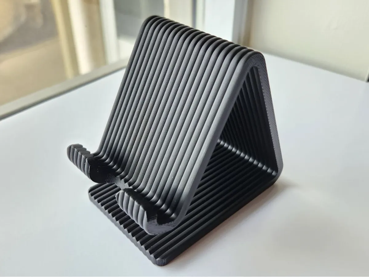 Simple Desk Phone Stand