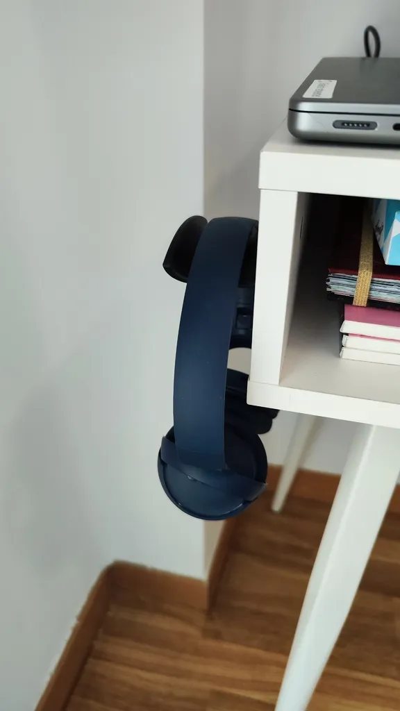 Minimal headphone stand / holder / hanger, photo 3 of 4 - Minimal headphone stand / holder / hanger Household