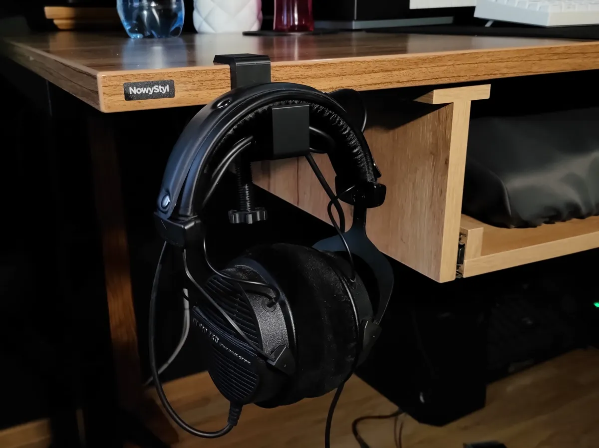 Headphone holder with cable management, photo 2 of 4 - Headphone holder with cable management Household