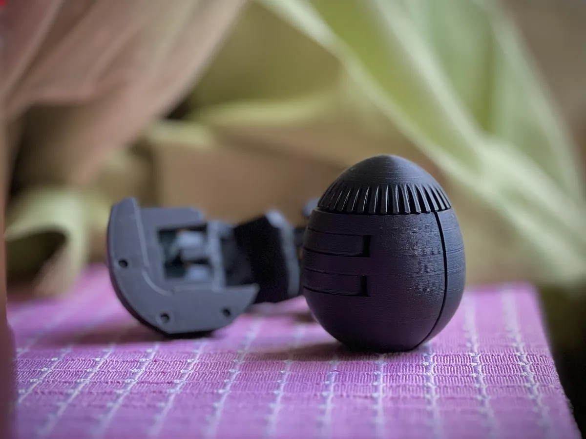 Yolk Grip Foldable Egg-Shaped Phone Handle, photo 2 of 4 - Yolk Grip Foldable Egg-Shaped Phone Handle Tools & Workshop