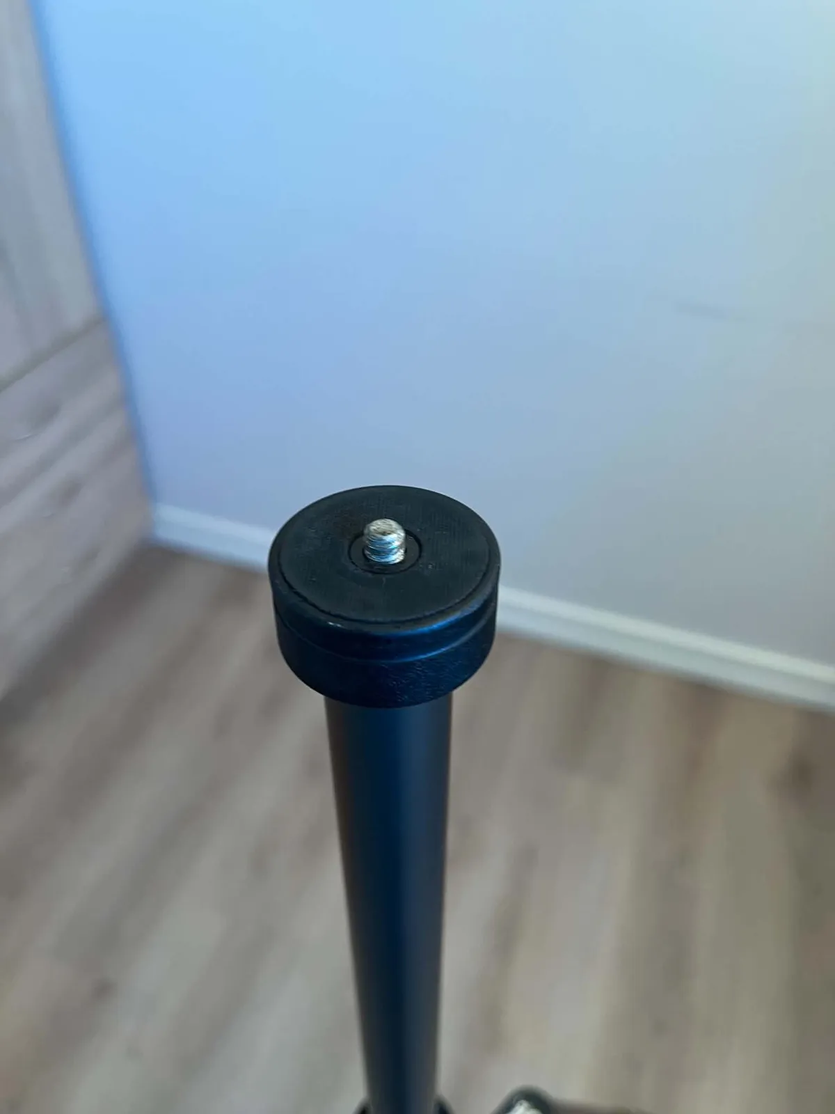 phone holder for a m6 screw, photo 3 of 4 - phone holder for a m6 screw Mobile & Device Accessories