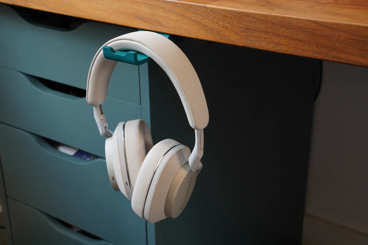 Foxwood Studio - Dock Headphone - Hanger, photo 3 of 3 - Foxwood Studio - Dock Headphone - Hanger Mobile & Device Accessories