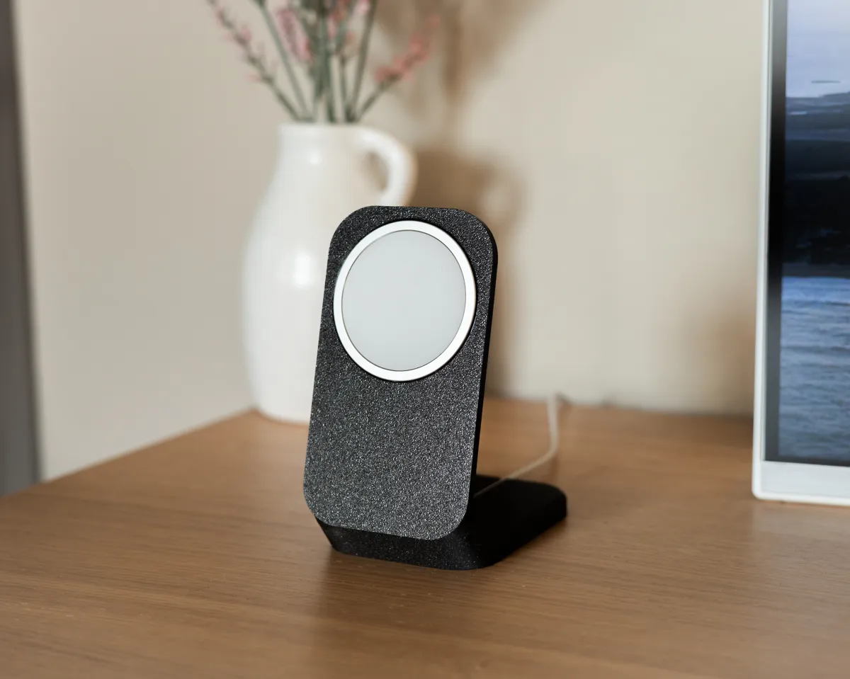 MagSafe StandBy Mode Phone Stand