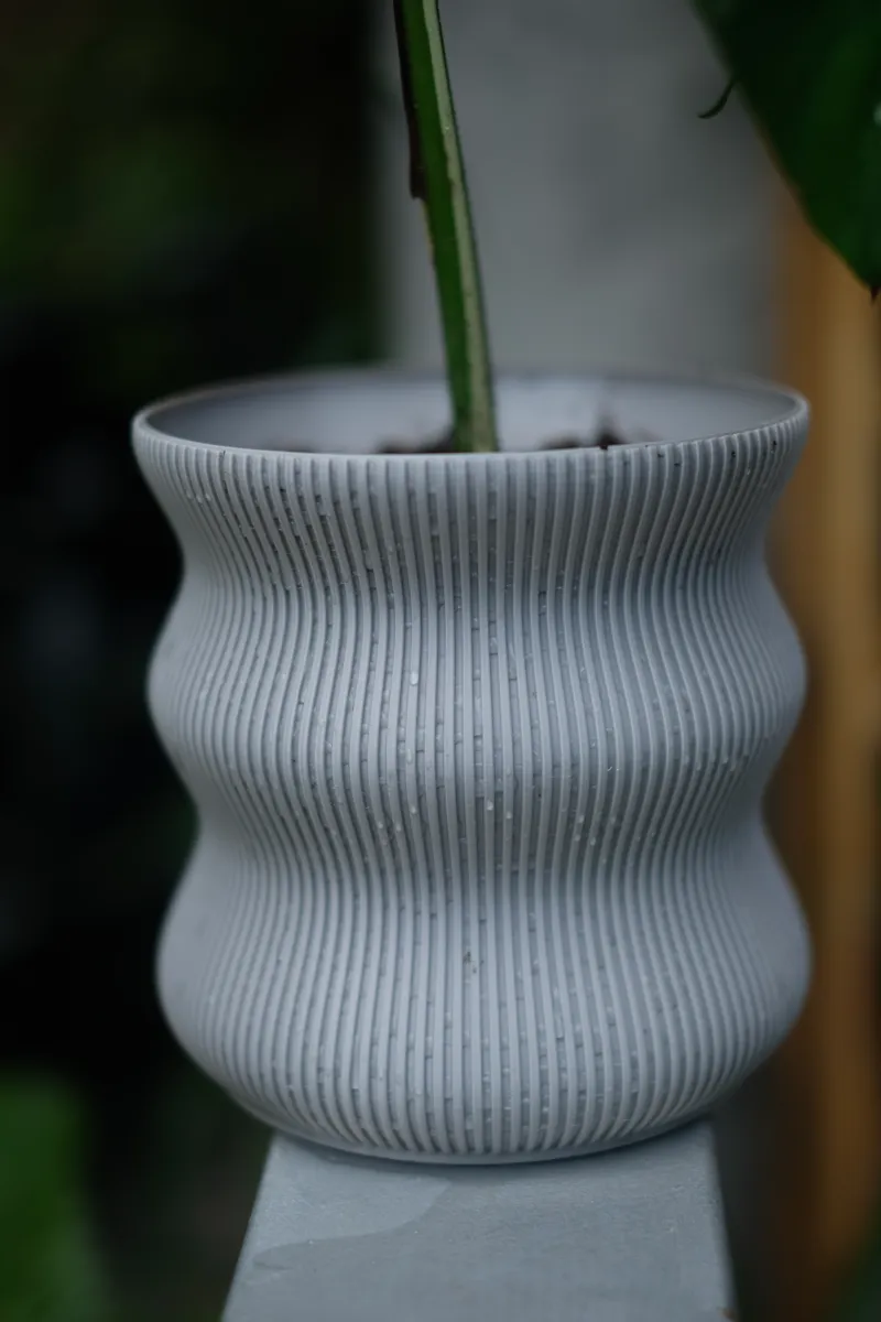 Plant Pots With Drainage Holes and Plate, photo 4 of 4 - Plant Pots With Drainage Holes and Plate Garden & Outdoor