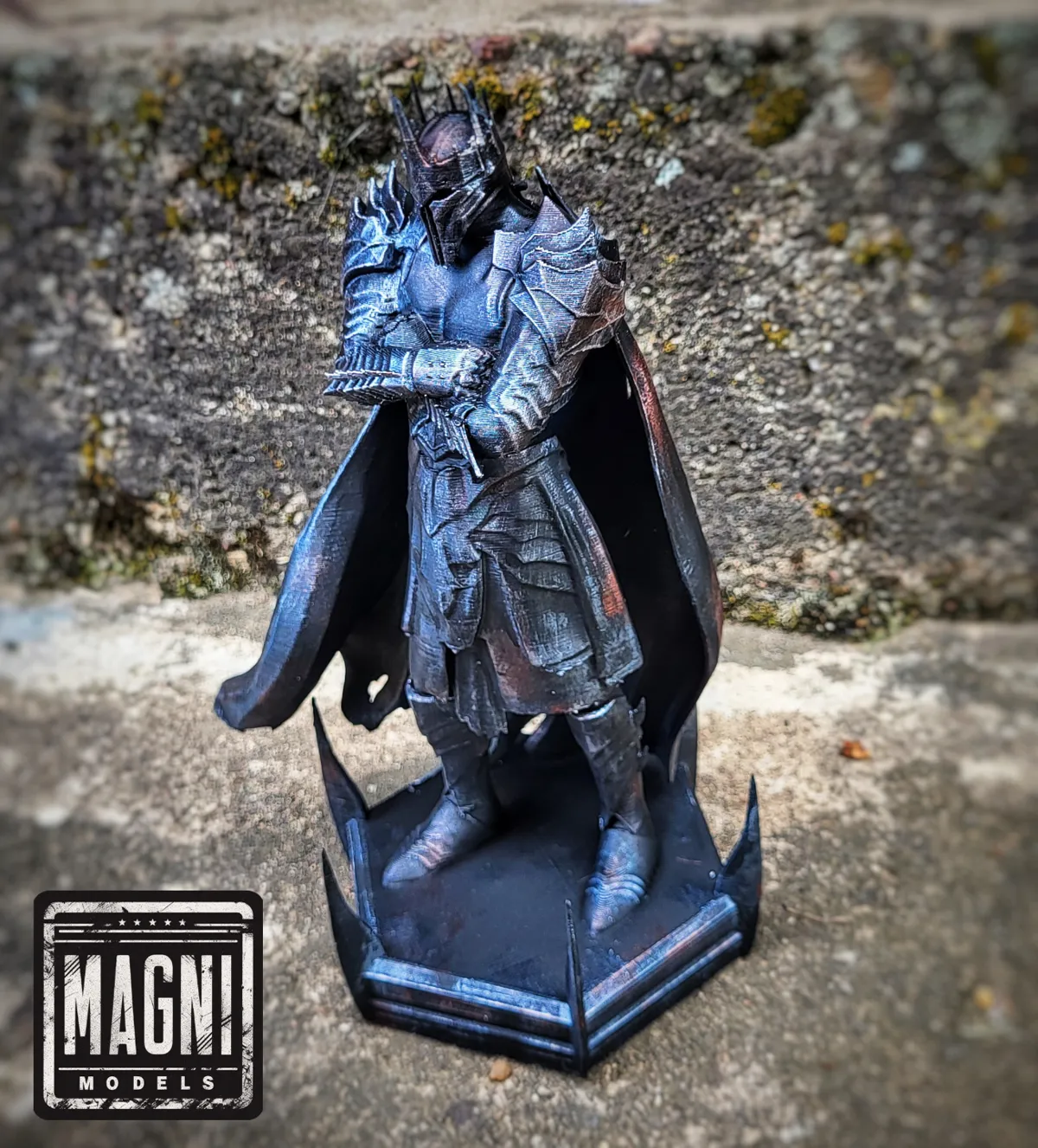 Statue of Sauron, photo 2 of 4 - Statue of Sauron Art