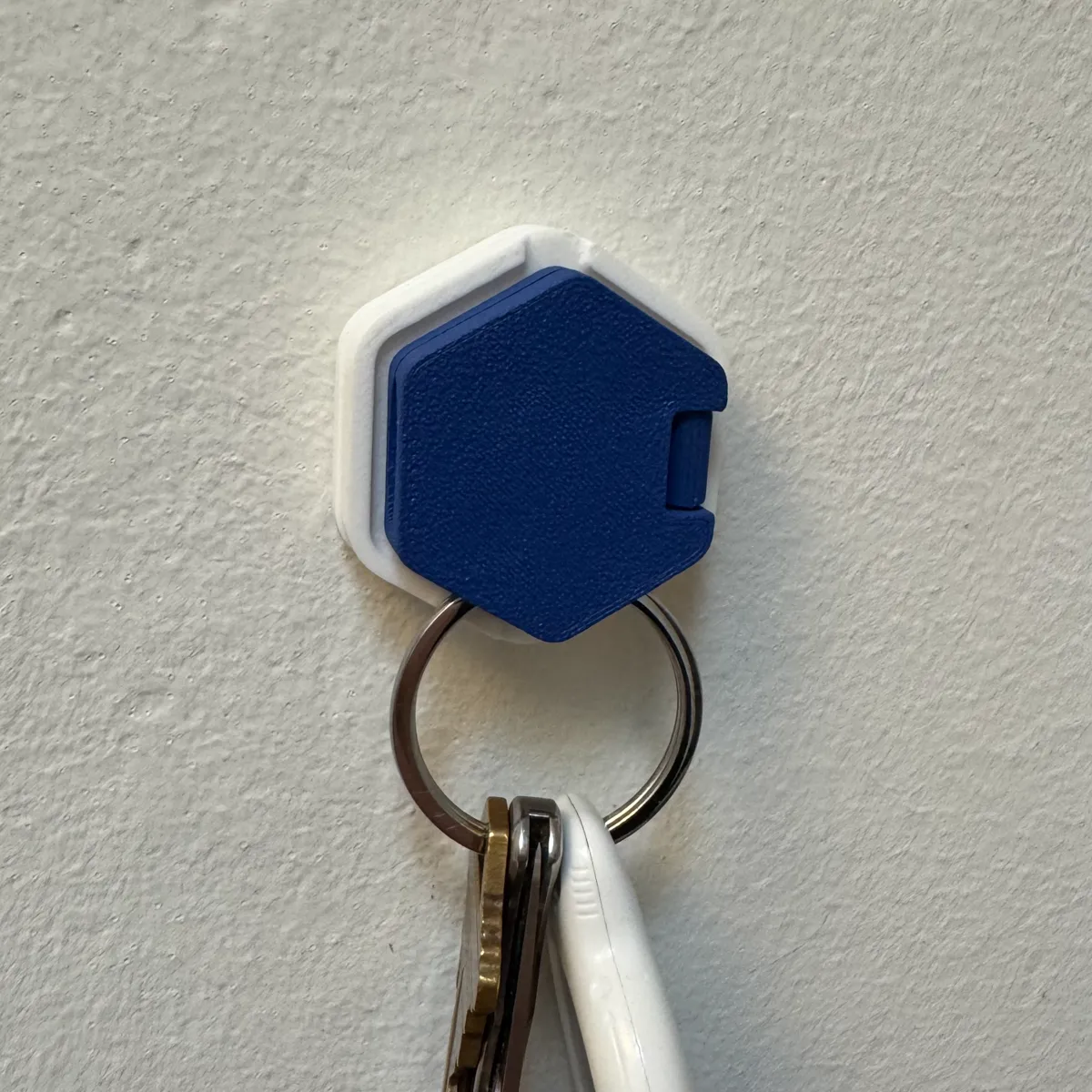 Keybee, magnetic key hanger system, photo 2 of 3 - Keybee, magnetic key hanger system Tools