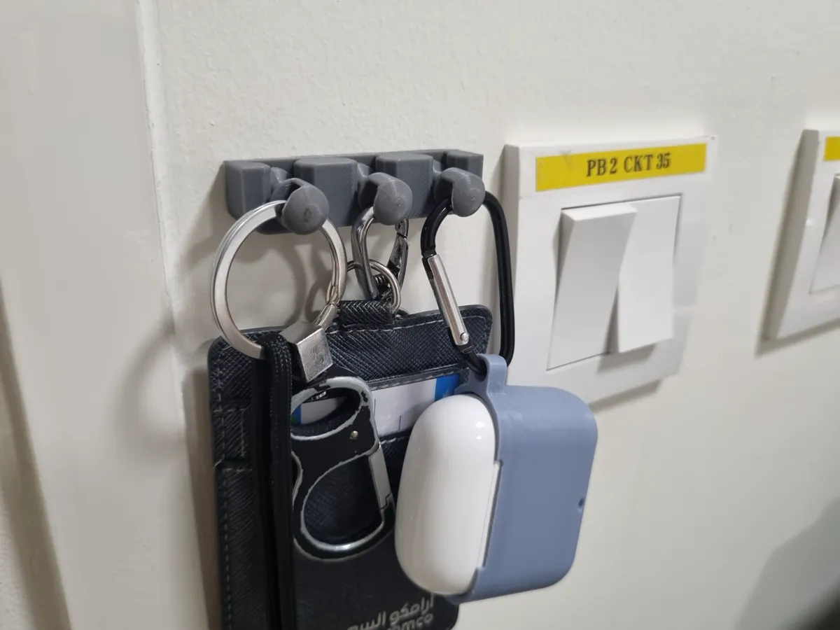 Small but Functional Key Hanger, photo 2 of 3 - Small but Functional Key Hanger Storage & Organisation
