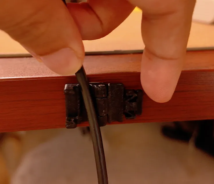 Desktop cable holder clip (thin and not-screws), photo 3 of 3 - Desktop cable holder clip (thin and not-screws) Tools