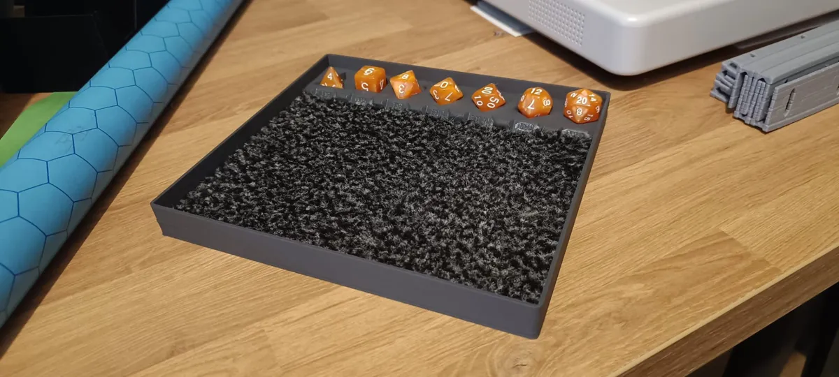 Dice tray with holder for full dice set, photo 3 of 4 - Dice tray with holder for full dice set Board Games & Tabletop