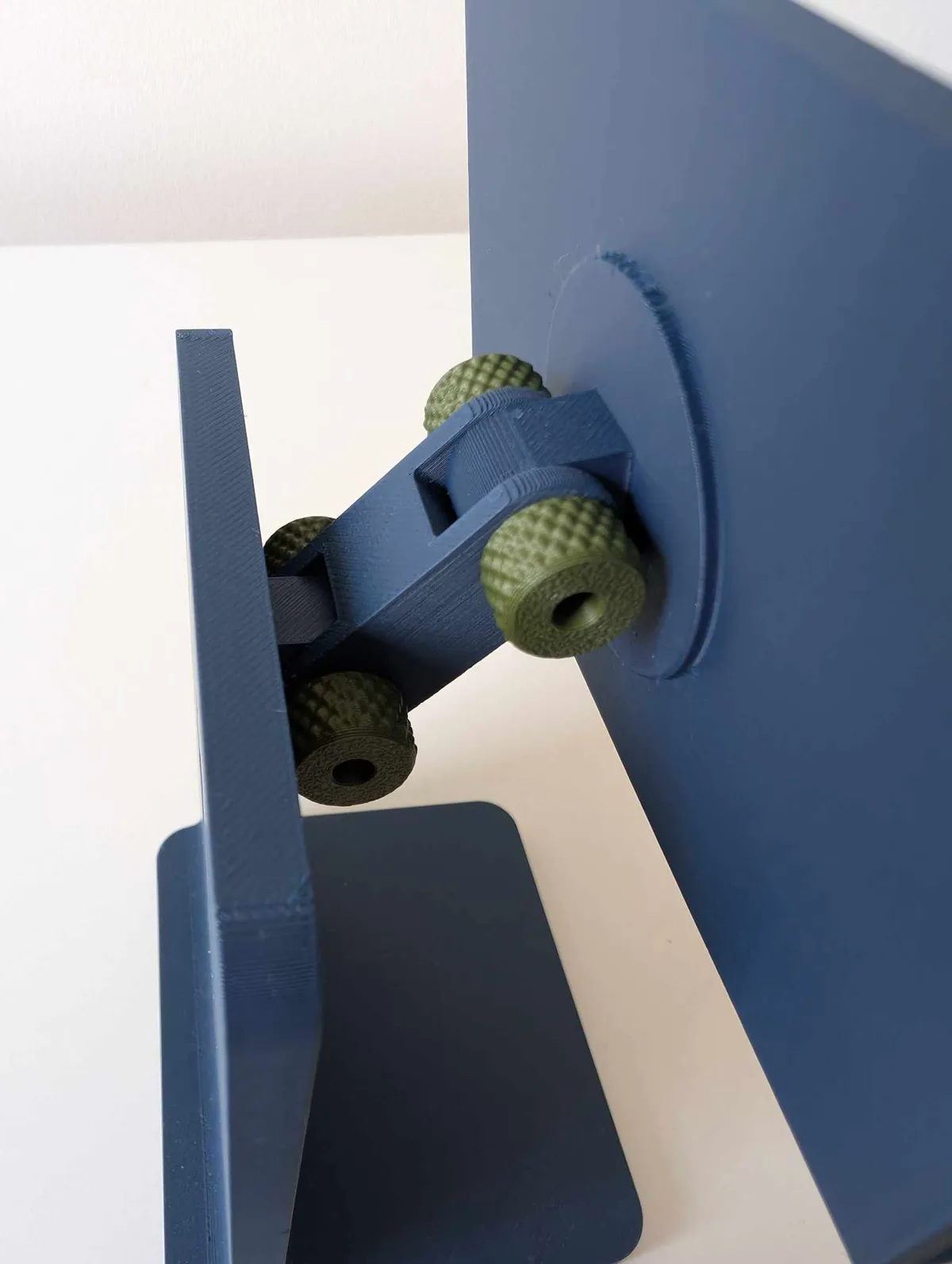 Tablet Studio Stand Adjustable, photo 4 of 4 - Tablet Studio Stand Adjustable Storage & Organisation