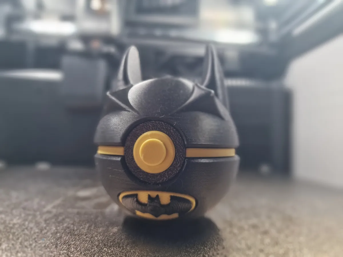 Batman Pokeball, photo 4 of 4 - Batman Pokeball Figurines & Collectibles
