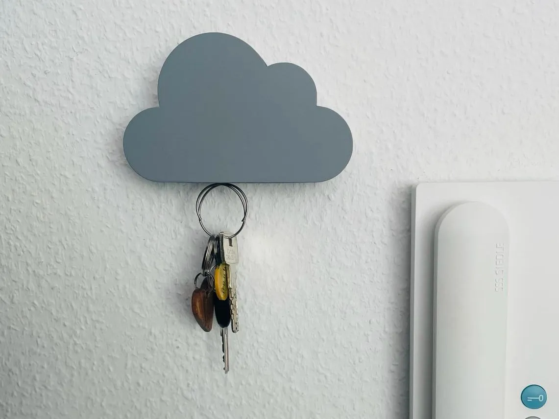 Magnetic key holder - cloud