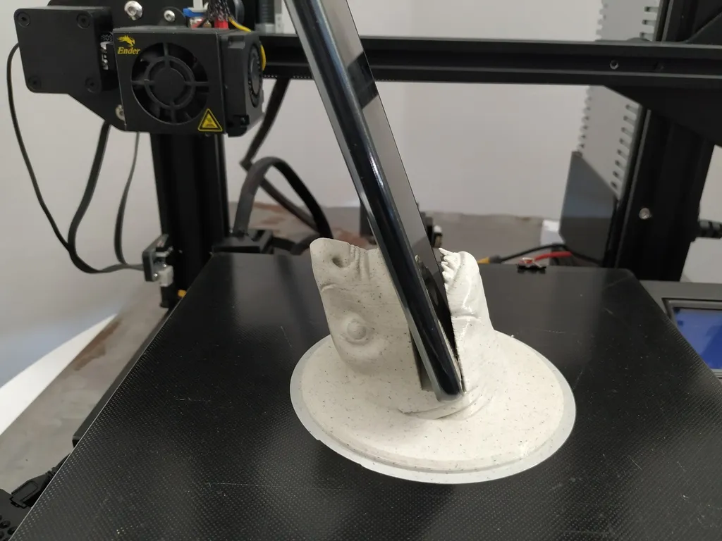 Jaws phone holder, photo 2 of 3 - Jaws phone holder Mobile & Device Accessories